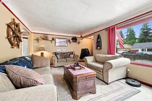 1102 NE 106th Ave, Portland, OR 97220 - Photo 7