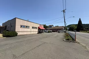 204 NE 1st St, Oakland, OR 97462 - Photo 1