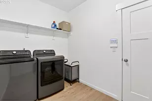 872 Laurel Pl, Silverton, OR 97381 - Photo 21