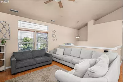277 S 67th Ct, Springfield, OR 97478 - Photo 7