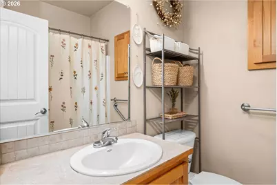 277 S 67th Ct, Springfield, OR 97478 - Photo 23