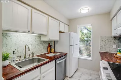 4610 Lower Dr, Lake Oswego, OR 97035 - Photo 7