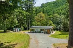 20736 Hwy 42, Myrtle Point, OR 97458 - Photo 9