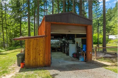 20736 Highway 42, Myrtle Point, OR 97458 - Photo 41