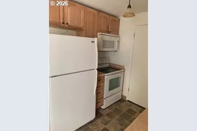 159 SW Florence Ave #L64, Gresham, OR 97080 - Photo 11