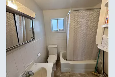 2091 Broadway Ave, North Bend, OR 97459 - Photo 15