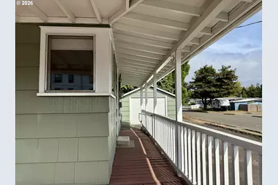 2091 Broadway Ave, North Bend, OR 97459 - Photo 5