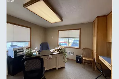 2091 Broadway Ave, North Bend, OR 97459 - Photo 11