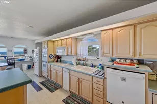 1257 7th St, Bandon, OR 97411 - Photo 21