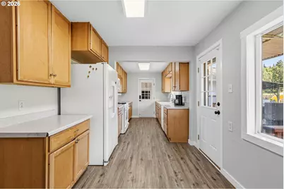 12589 Old Highway 99, Myrtle Creek, OR 97457 - Photo 11