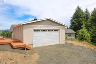 425 Providence Dr, Reedsport, OR 97467 - Photo 23