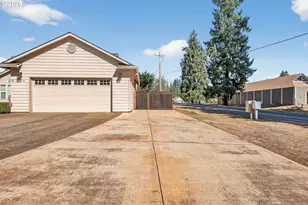 32839 SW Crystal Springs Ct, Scappoose, OR 97056 - Photo 5