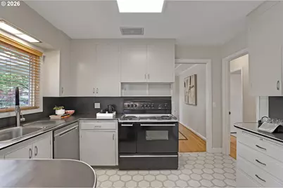 329 SE 50th Ave, Portland, OR 97215 - Photo 17