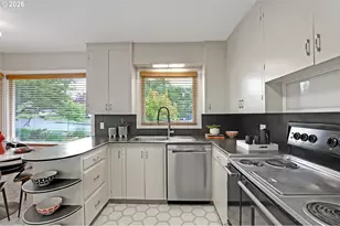 329 SE 50th Ave, Portland, OR 97215 - Photo 13