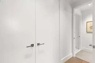550 SW 10th Ave, Portland, OR 97205 - Photo 27