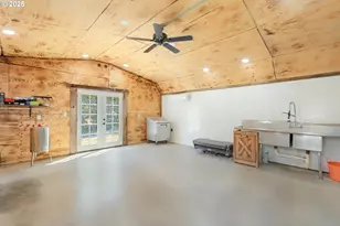 187 Hackett Ln, Riddle, OR 97469 - Photo 27