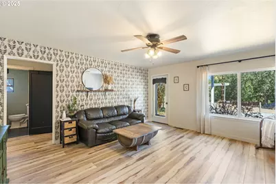 187 Hackett Ln, Riddle, OR 97469 - Photo 3