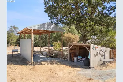 187 Hackett Ln, Riddle, OR 97469 - Photo 33