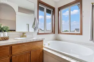 14812 NE Fremont Ct, Portland, OR 97230 - Photo 25