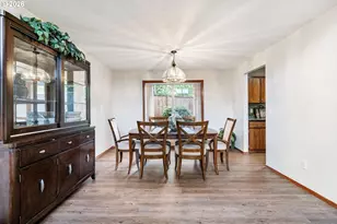 14812 NE Fremont Ct, Portland, OR 97230 - Photo 9