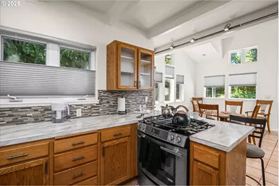 820 Park Ter, Eugene, OR 97404 - Photo 15