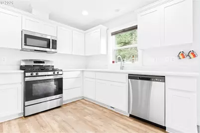 1463 SE Honeysuckle Loop, Warrenton, OR 97146 - Photo 11