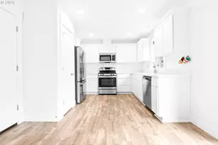 1463 SE Honeysuckle Loop, Warrenton, OR 97146 - Photo 11