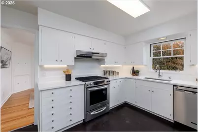 3333 SW Heather Ln, Portland, OR 97201 - Photo 21