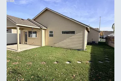 2457 NE 5th St, Hermiston, OR 97838 - Photo 21