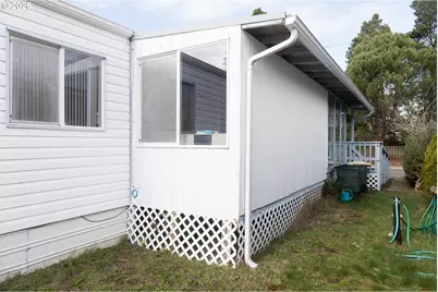 1699 27th St #5, Florence, OR 97439 - Photo 35
