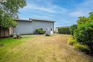 1055 NW Estate Dr, Seal Rock, OR 97376 - Photo 35