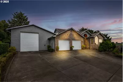 1055 NW Estate Dr, Seal Rock, OR 97376 - Photo 37