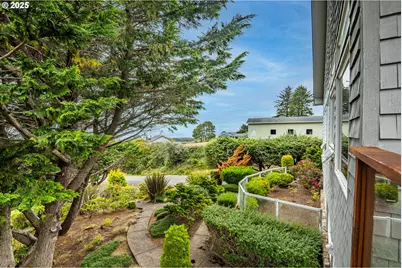 1055 NW Estate Dr, Seal Rock, OR 97376 - Photo 17