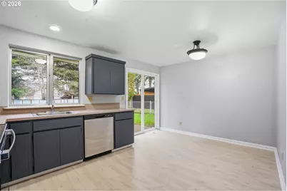 349 NE 18th St, Gresham, OR 97030 - Photo 9