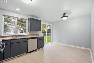 349 NE 18th St, Gresham, OR 97030 - Photo 9