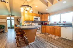 812 Courtney Ln, Summerville, OR 97876 - Photo 17