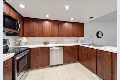 7165 SW East Lake Ct, Wilsonville, OR 97070 - Photo 11