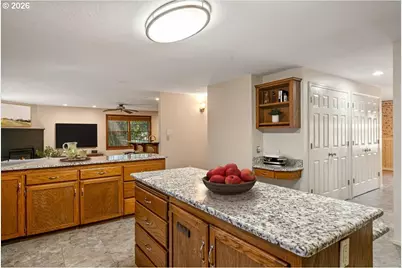 1590 Jamestown St, Salem, OR 97302 - Photo 11