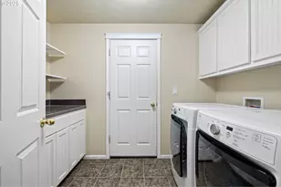 305 School Ave, Brownsville, OR 97327 - Photo 35