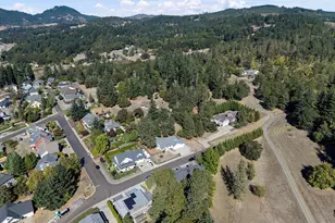 305 School Ave, Brownsville, OR 97327 - Photo 41