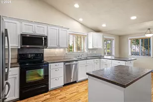 305 School Ave, Brownsville, OR 97327 - Photo 23