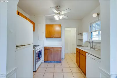 2223 SE 139th Ave, Portland, OR 97233 - Photo 9