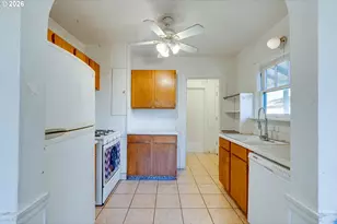 2223 SE 139th Ave, Portland, OR 97233 - Photo 9