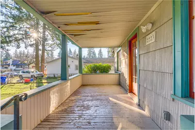 2223 SE 139th Ave, Portland, OR 97233 - Photo 3