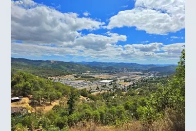 399 Serena Way, Roseburg, OR 97471 - Photo 3