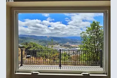 399 Serena Way, Roseburg, OR 97471 - Photo 17