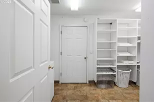 9721 SW Tualatin Rd, Tualatin, OR 97062 - Photo 17