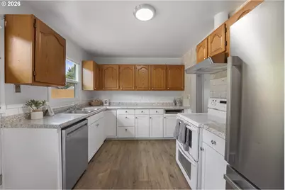 17937 SE Lincoln St, Portland, OR 97233 - Photo 7