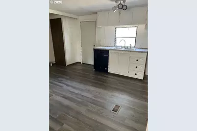 150 S 15th Ave, Elgin, OR 97827 - Photo 3