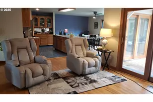 1026 SE 213th Ave, Gresham, OR 97030 - Photo 5